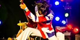 Dante DiCarlo of Who's Next doing his best Pete Townsend